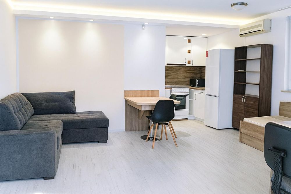 Едностаен апартамент под наем в Център