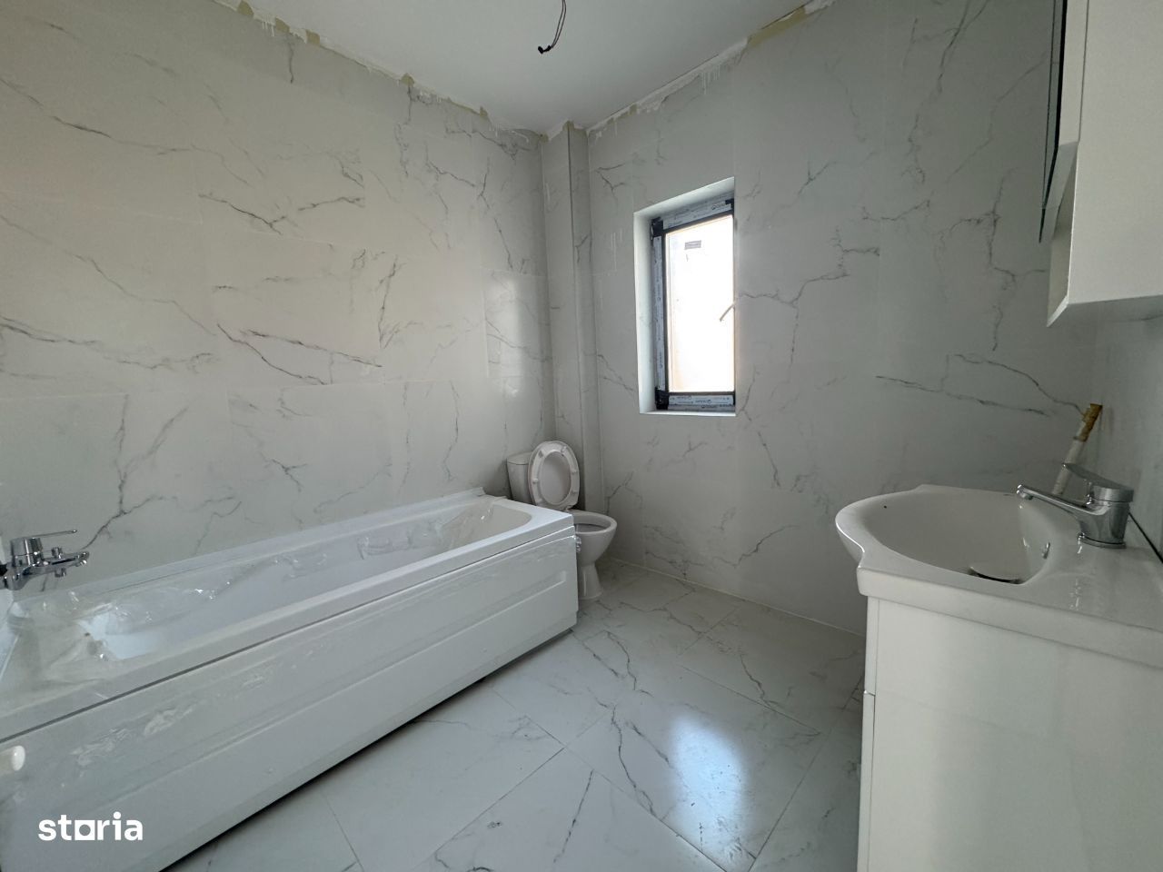 Casa individuala 2 bai 4 camere si beci - 500 mp teren