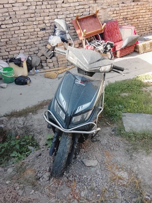 Skutir sotiladi matoriga jovob beraman