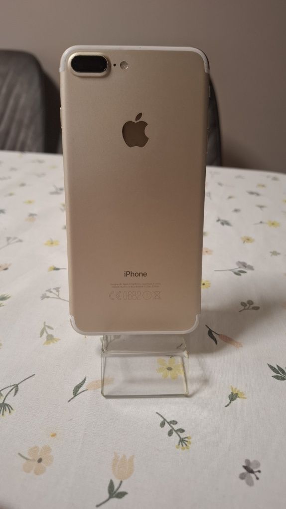 Телефон Iphone 7 plus