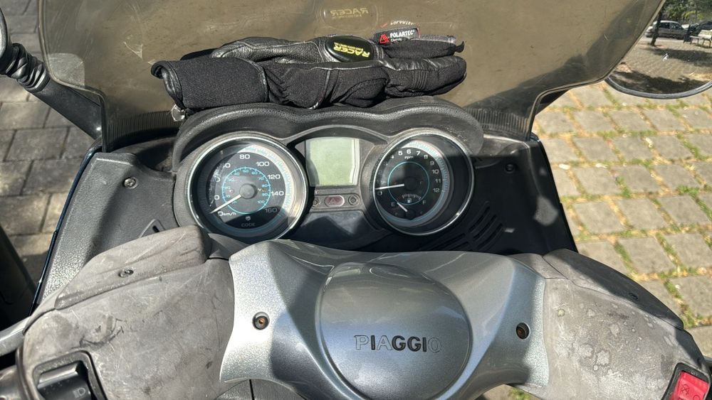 Vând scuter piaggio