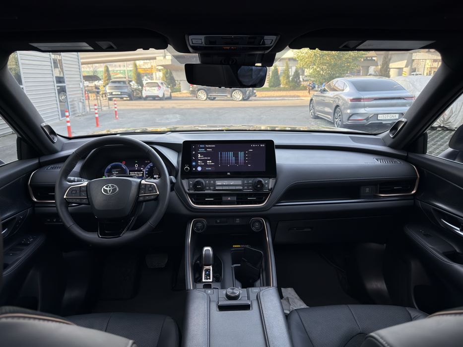 Toyota Grand Highlander Platinium Max Hyrbid 2025