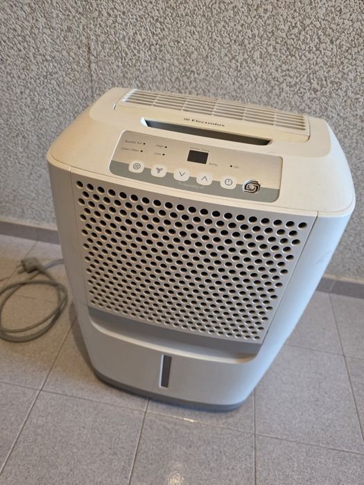 Влагоуловител Electrolux EXD15DN3W, 315 W, 4,5 l воден резервоар