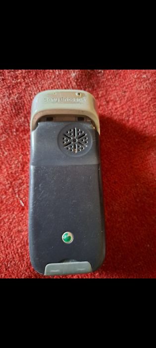 Продава се Сони Ериксон J300i