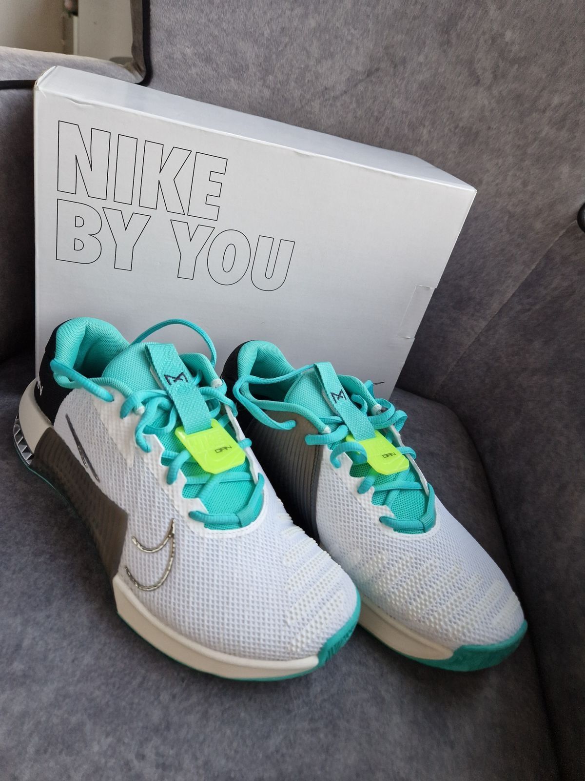 Новые стильные кроссовки Nike Metcon 9
