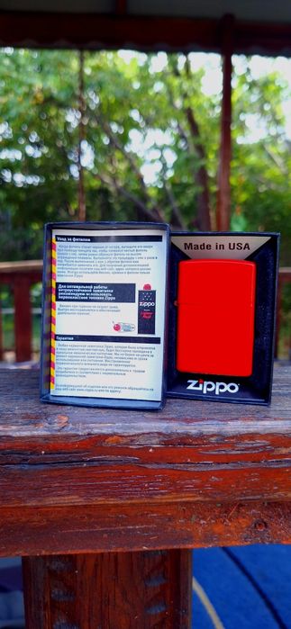 Зажигалка Zippo красная СРОЧНО