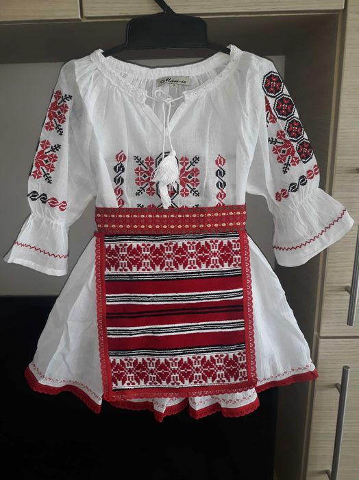 costumas traditional fetita