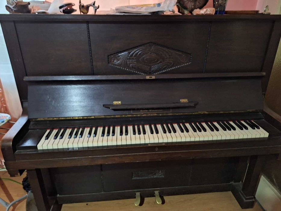 Продавам немско пиано