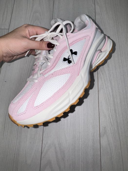 Кроссовки новые женские размер 37, 37.5