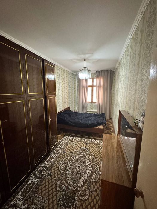 Продаю квартиру  Яшнабад район  ор Кадышева Базар 55000уе
55,00
Район: