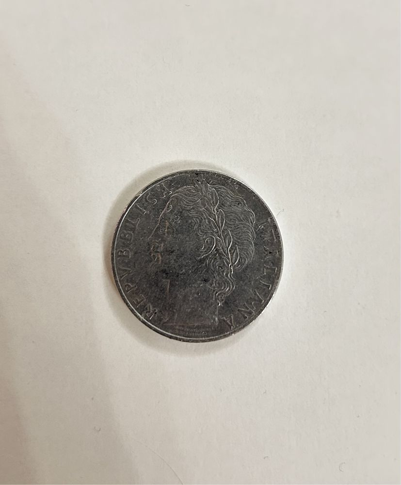 2 Bancnote si o moneda