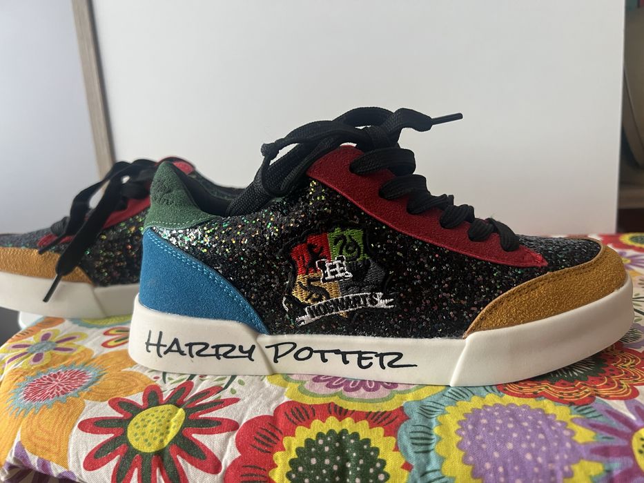 Продавам детски кецове