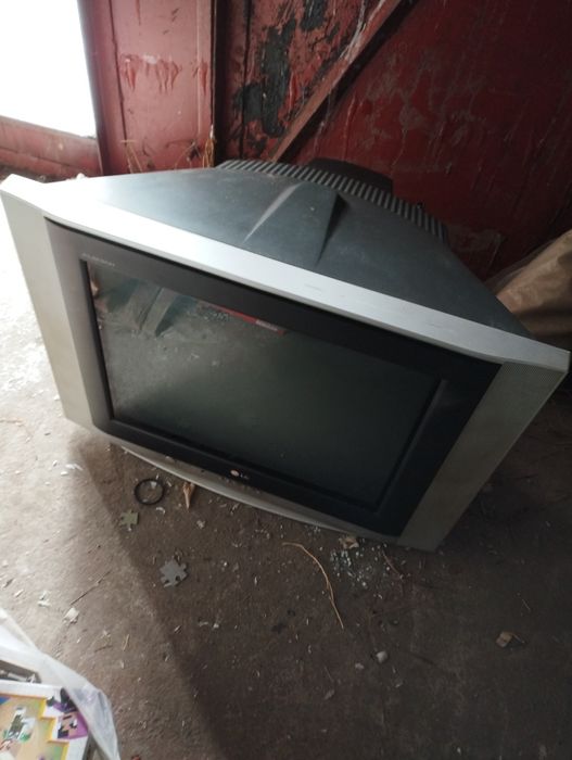 Продам телевизор б/у
