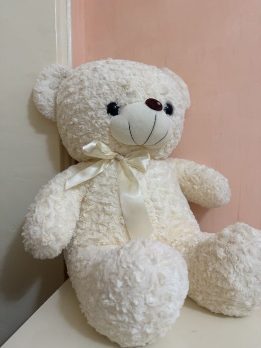 Плющевая мишка цвета айвари