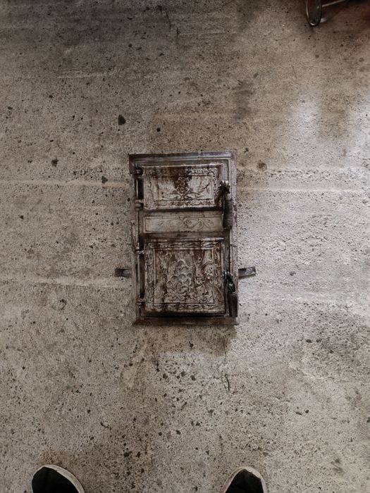 Ușa teracotă fontă