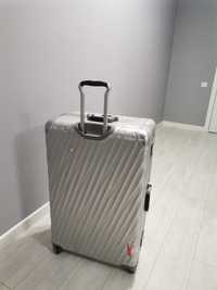 Дорожный чемодан Tumi