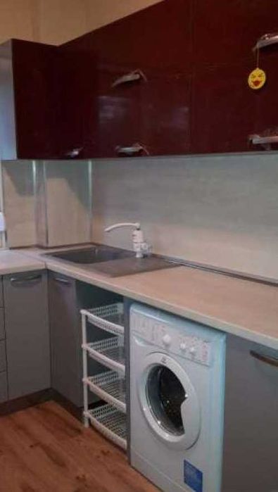 Дава се под наем Тристаен апартамент в Пловдив, Западен - 88 кв.м за 372.3 € - Снимка #3