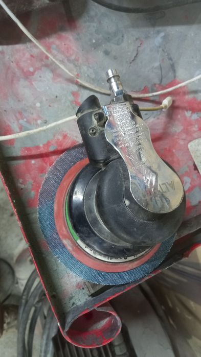 Шлифовальная машинка для кузовного или других работ.Рабочая цена