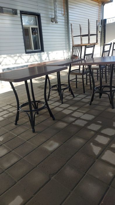 Қоңыр столдар сатылады