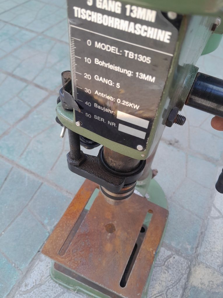 Продавам настолна бормашина