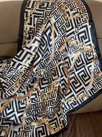 Красив копринен шал Versace