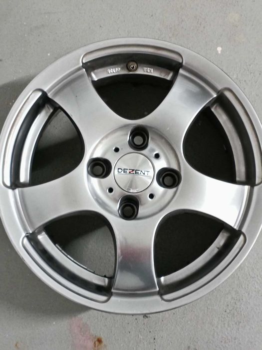 4 бр. алуминиеви джанти Dezent