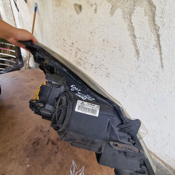 Opel Corsa D opc 2009 ляв и десен фар