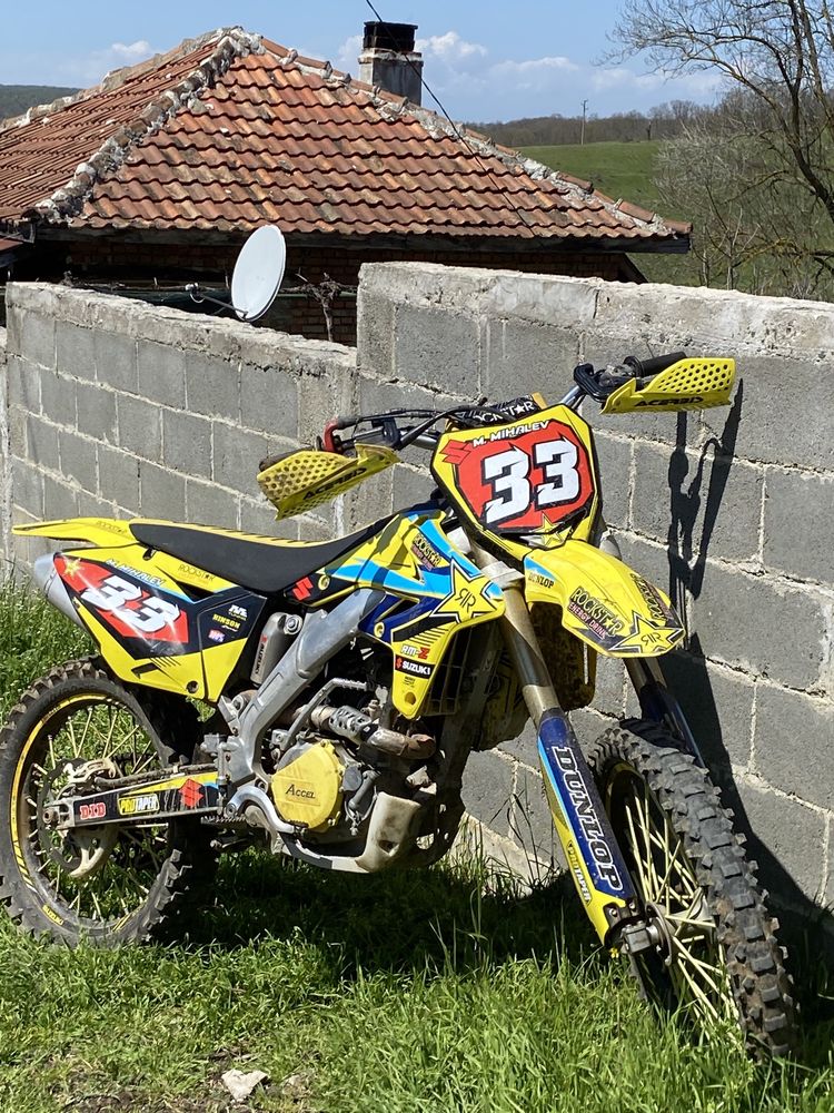 Пордава се suzuki rmz250 с докоменти мотора е слет основен ремонт