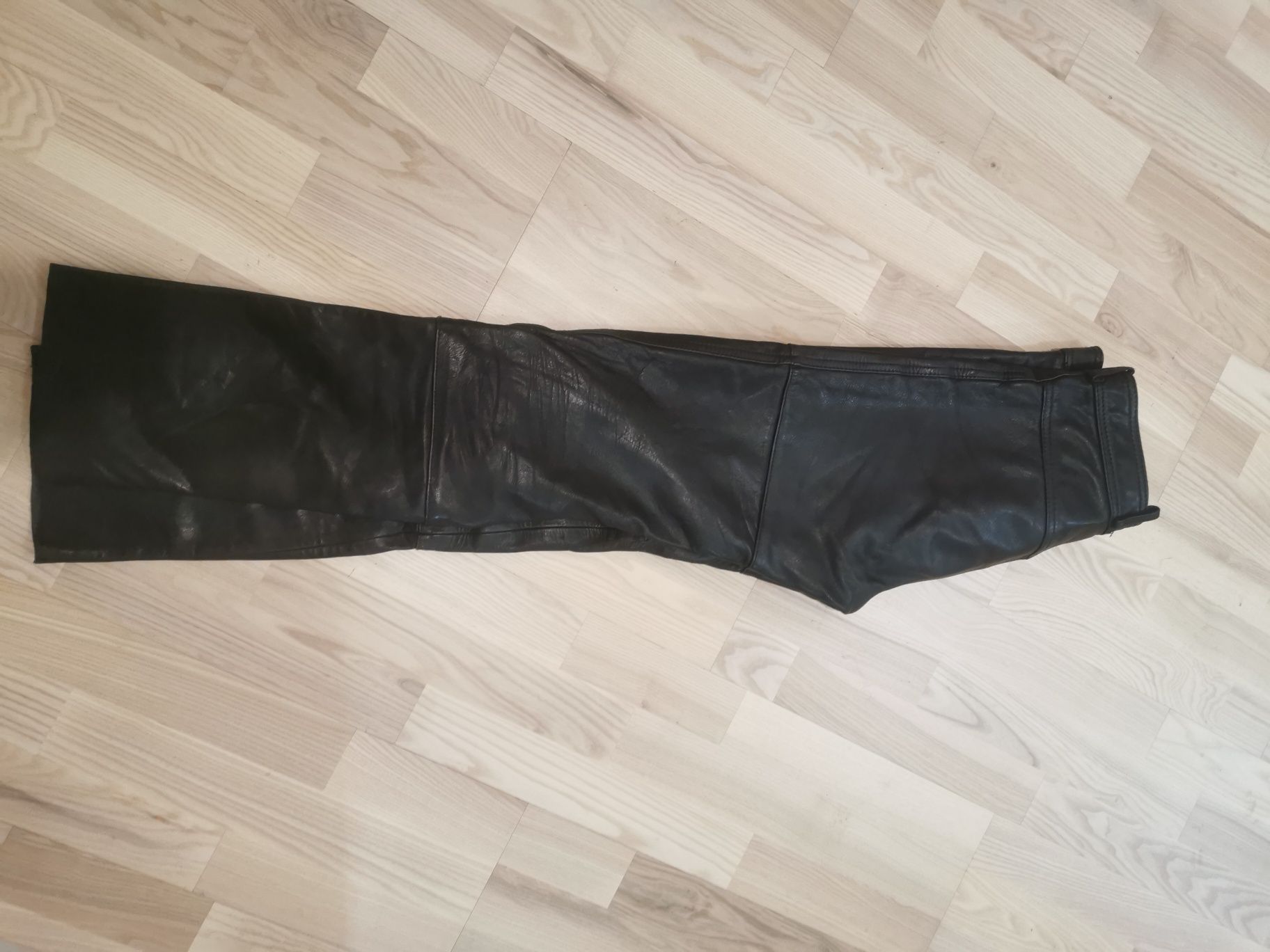 Pantaloni moto  din piele, pt barbati