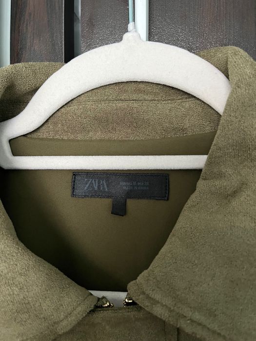 Дамско бомбър яке с ефект от велур ZARA