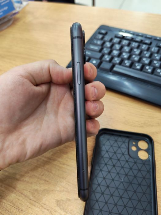 Iphone 11.     6/128гб
