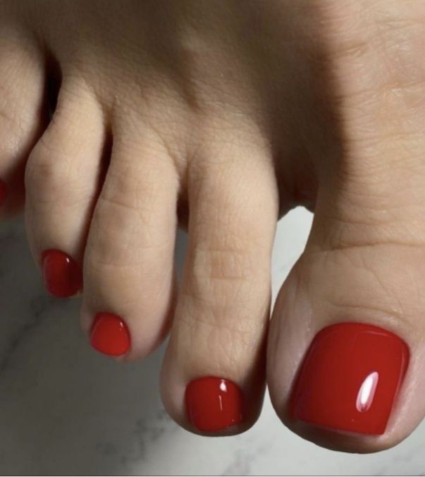 Педикюр на выезд