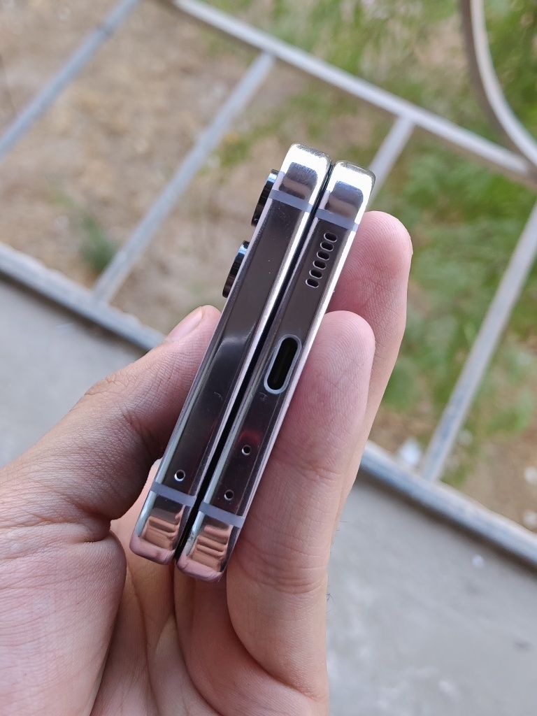 Z flip 5 12/256 ideal