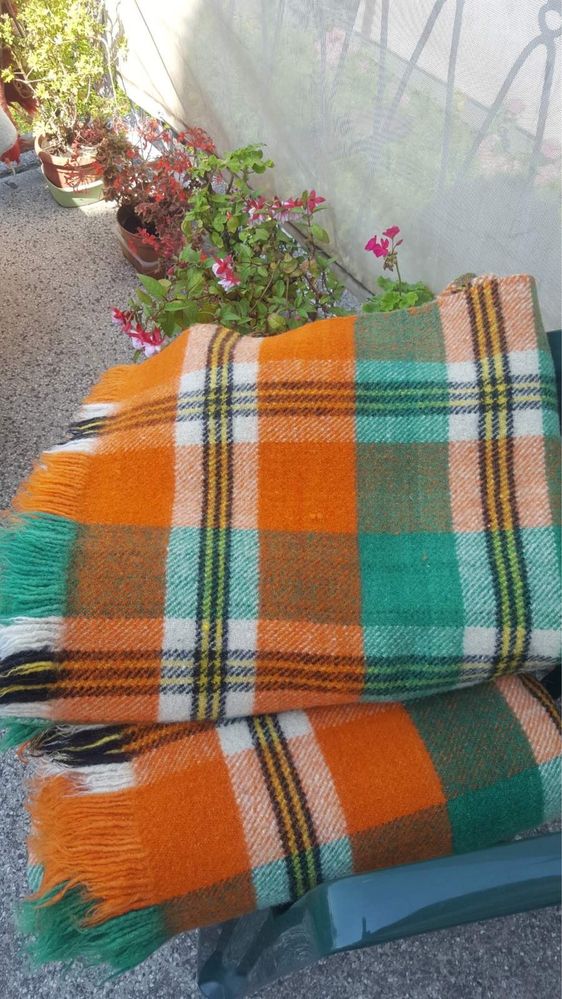 Чисто нови вълнени одеяла
