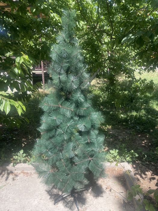 Искусственная елка