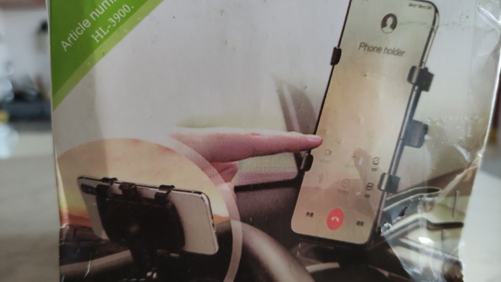 Продавам Държач за телефон за кола