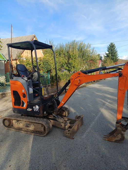 Miniexcavator doosan (bobcat)