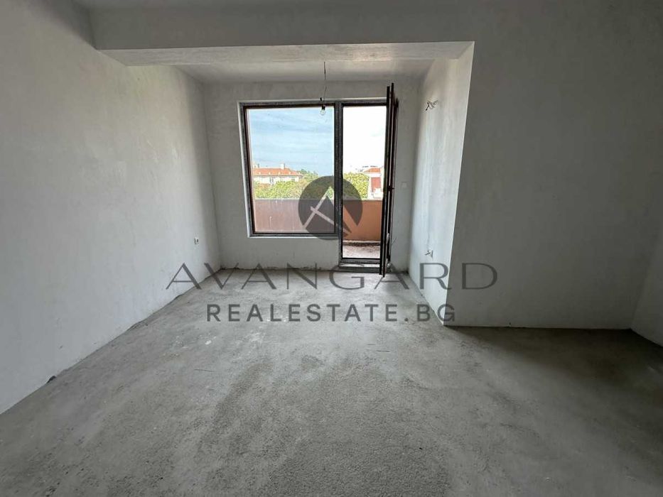 Продава се Тристаен апартамент в Пловдив, Център - 99 кв.м за 1958 €/кв.м - Снимка #1