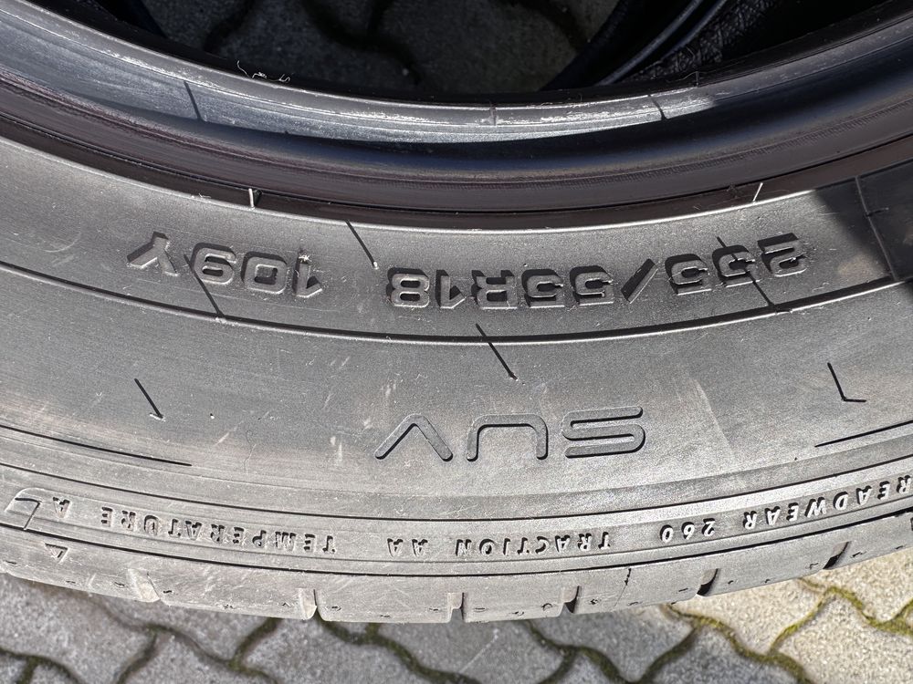 Vand 4 caucicuri 255/55R18 și 235/60R18