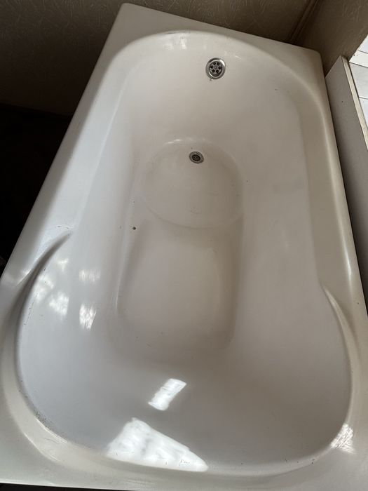 Set cosmetică canină: cadă + duș instant – 210 lei