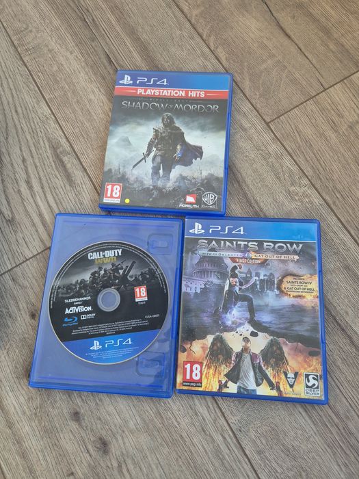 Consola Playstation 4 / PS4 Slim impecabil cu 3 jocuri