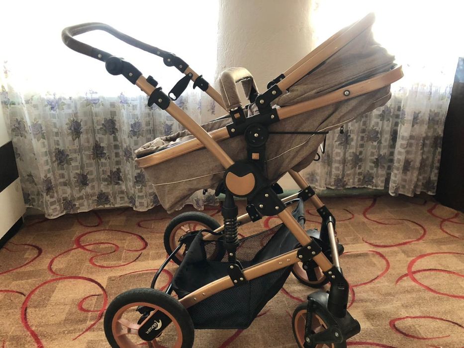 Продам коляску. Почти новая