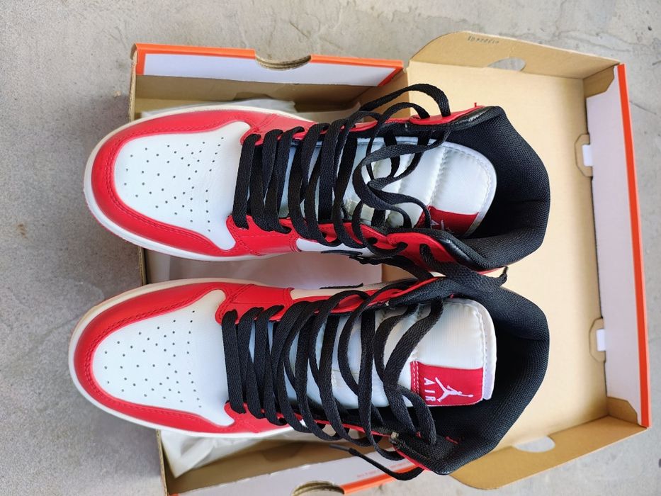Adidași Nike jordon mărimea 42