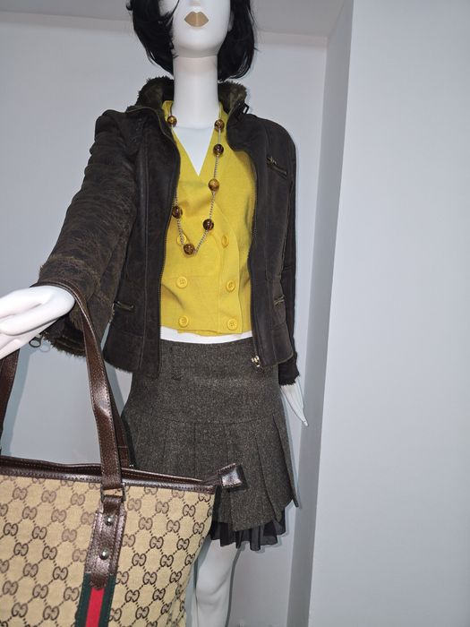 Fusta lana cu fir auriu