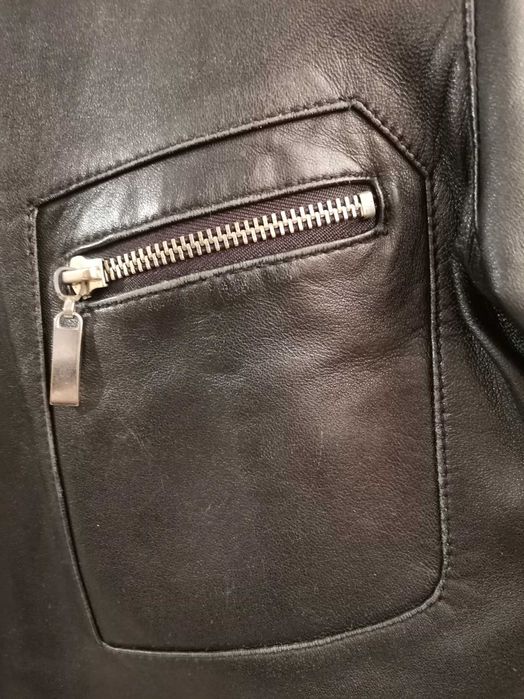 Продавам дамско късо кожено яке