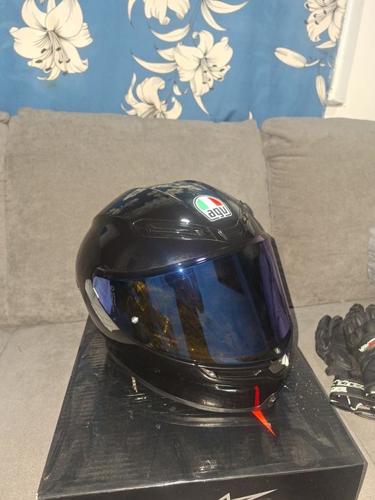 Se vinde casca AGV K6S