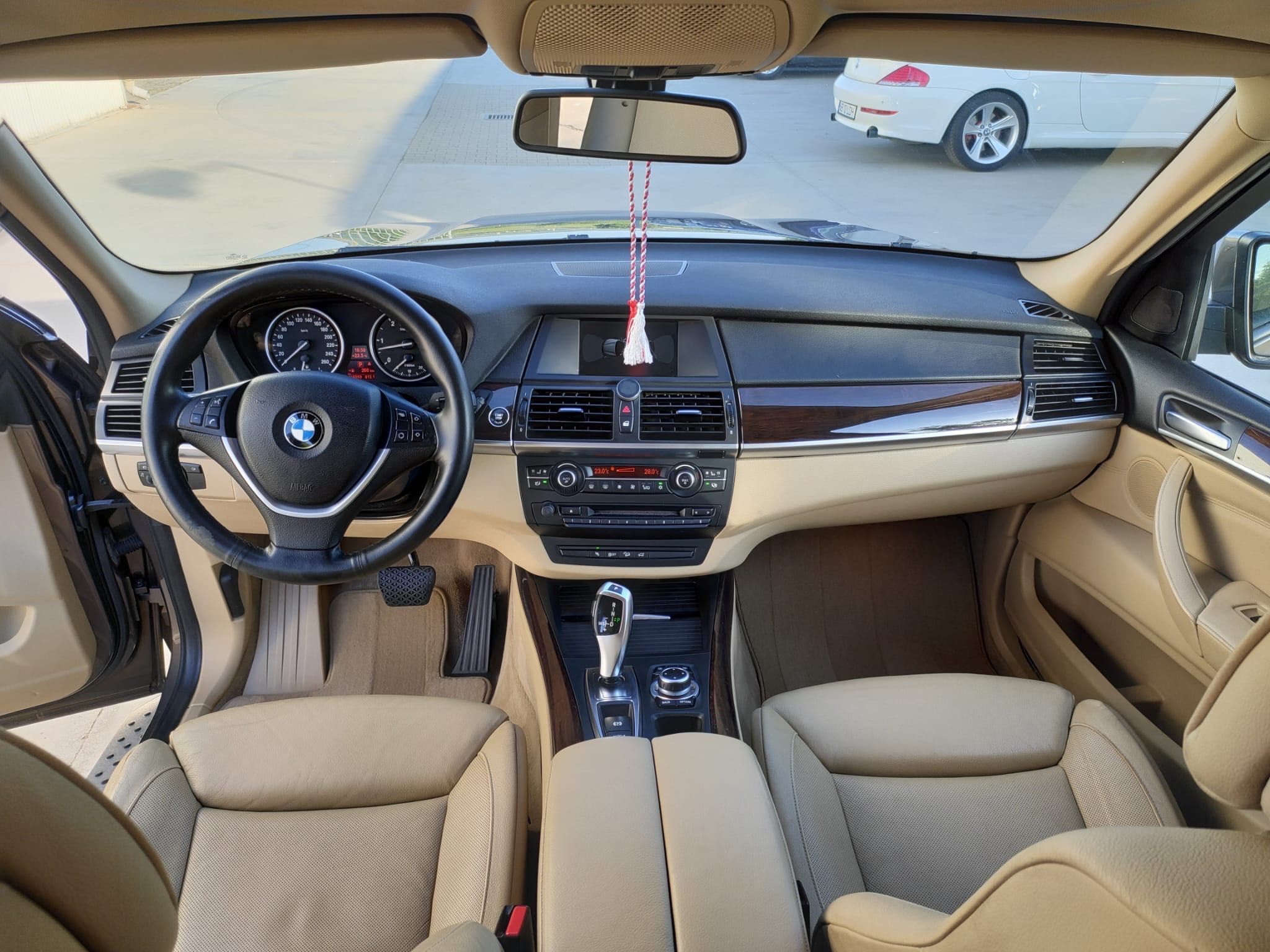 Vând , BMW X5 , An 2011
