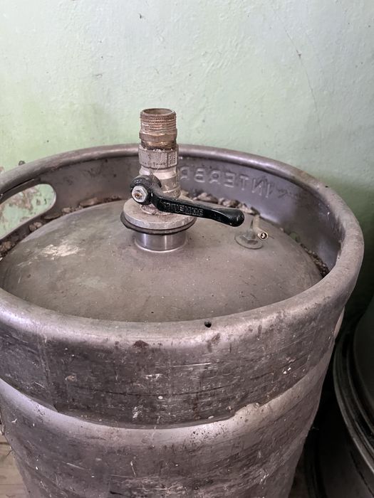 Butoi hidrofor cu vas si robinet