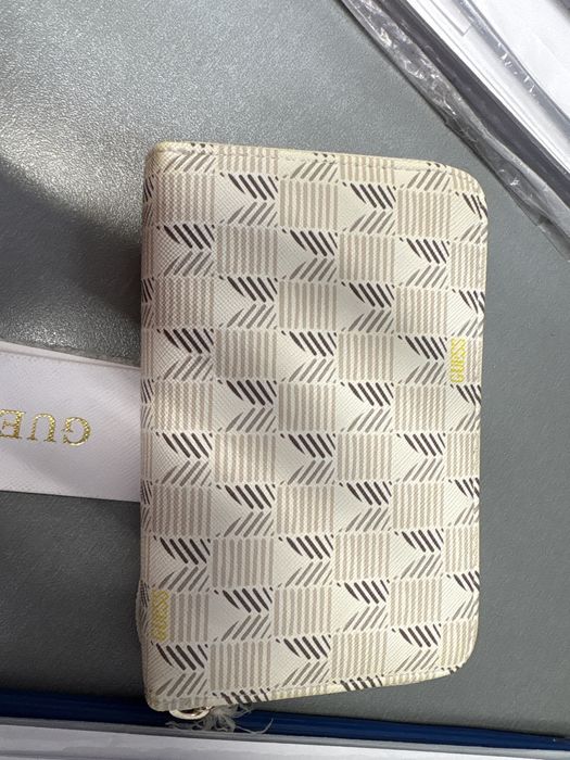 Дамски портфейл guess