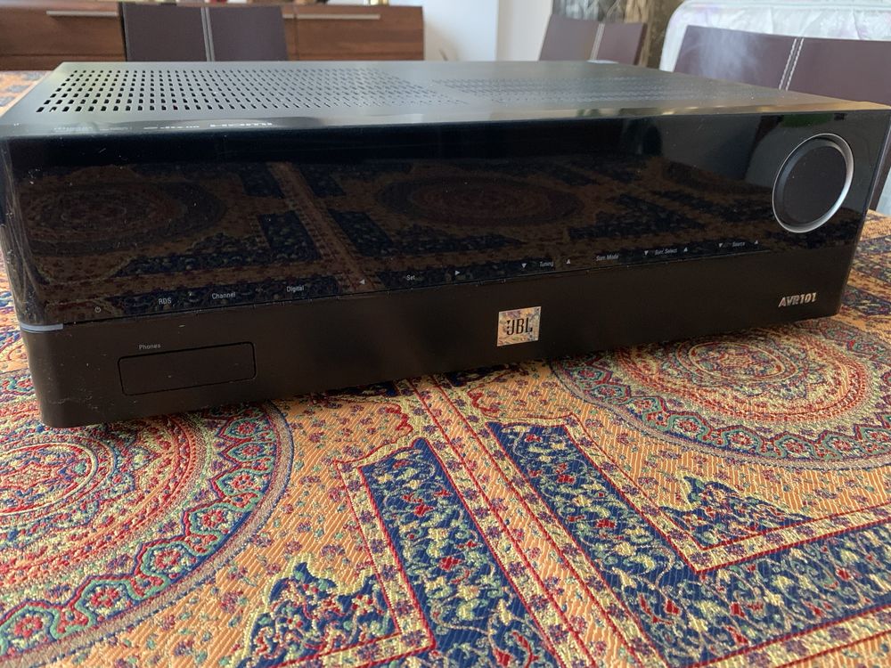 Receiver JBL AVR 101 stare exceptionala